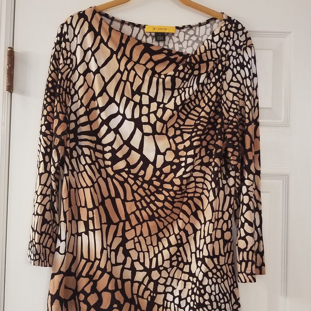 St John beige and black top